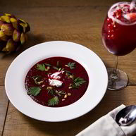 Рецепт Свекольного гаспачо с козьим сыром
