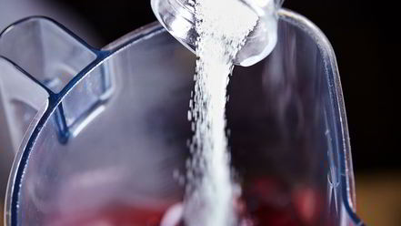 Рецепт свекольного гаспачо с козьим сыром