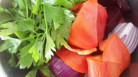 Рецепт свекольного гаспачо с петрушкой