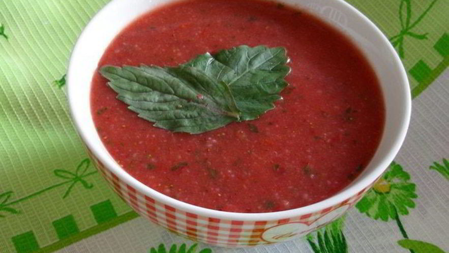 Рецепт томатна-клубничного гаспачо