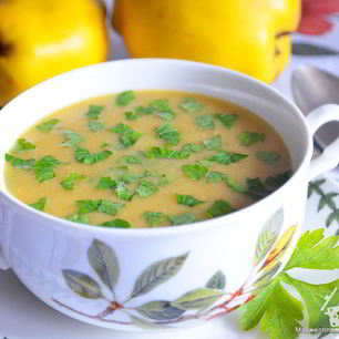 Рецепт Горохового супа-крема с айвой и беконом