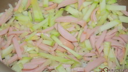 Рецепт горохового супа на баранине с кабачком и сарделькой