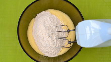 Рецепт горохового супа с чесночными рулетиками