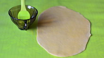 Рецепт горохового супа с чесночными рулетиками