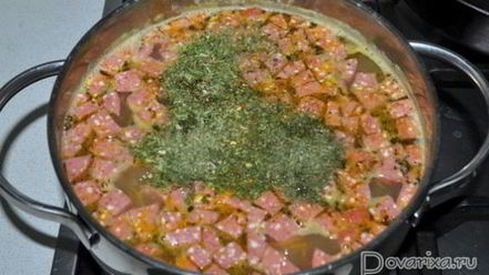 Рецепт горохового супа с колбасой