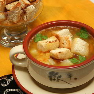 Рецепт Горохового супа с копченостями и гренками