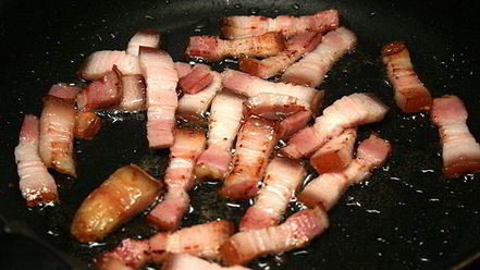 Рецепт горохового супа с копченостями и гренками