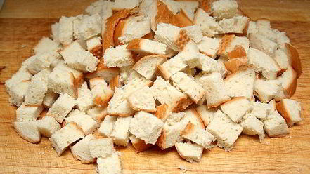 Рецепт горохового супа с копченостями и гренками