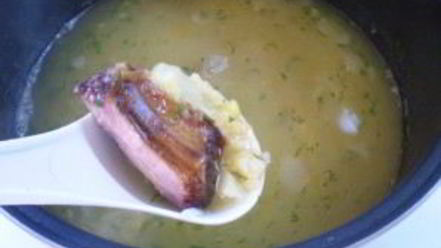 Рецепт горохового супа с копченостями в мультиварке