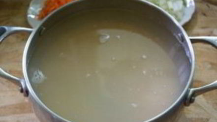 Рецепт горохового супа с копченым салом