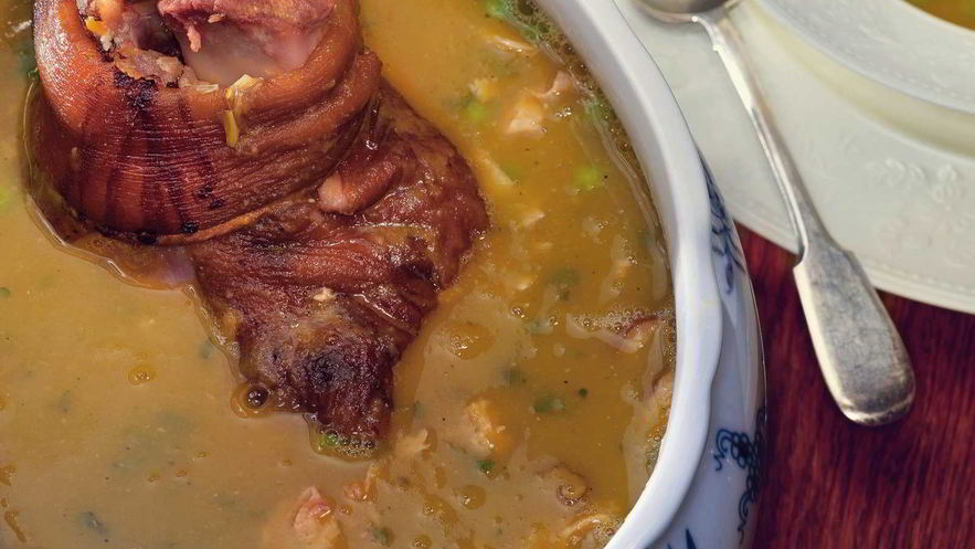 Рецепт горохового супа с мятой и свиной рулькой