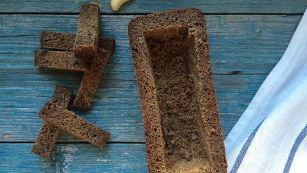 Рецепт наваристого горохового супа с уткой в хлебном горшочке