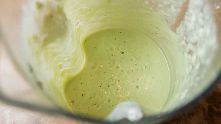 Рецепт холодного йогуртового супа из авокадо