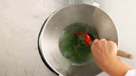 Рецепт холодного огуречного супа с лососем