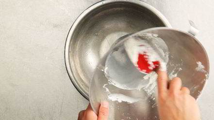 Рецепт холодного огуречного супа с лососем