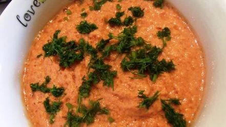 Рецепт холодного томатного супа с грецкими орехами