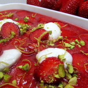 Рецепт Клубнично-лимонного холодный суп с нежными клецками