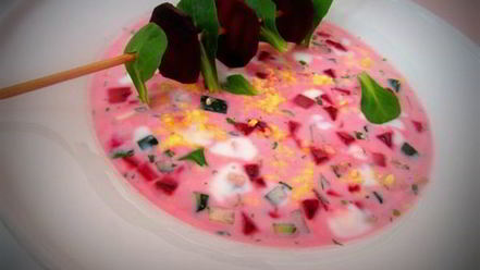 Рецепт летнего холодного супа со свеклой