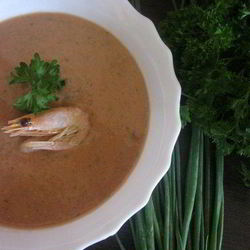 Рецепт Пряного холодного супа из огурца с креветками