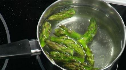 Рецепт супа-крема из спаржи с палтусом холодного копчения