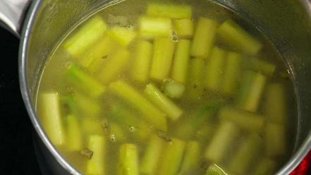 Рецепт супа-крема из спаржи с палтусом холодного копчения