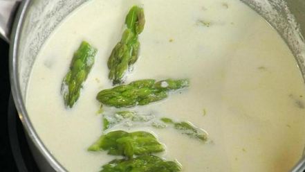 Рецепт супа-крема из спаржи с палтусом холодного копчения