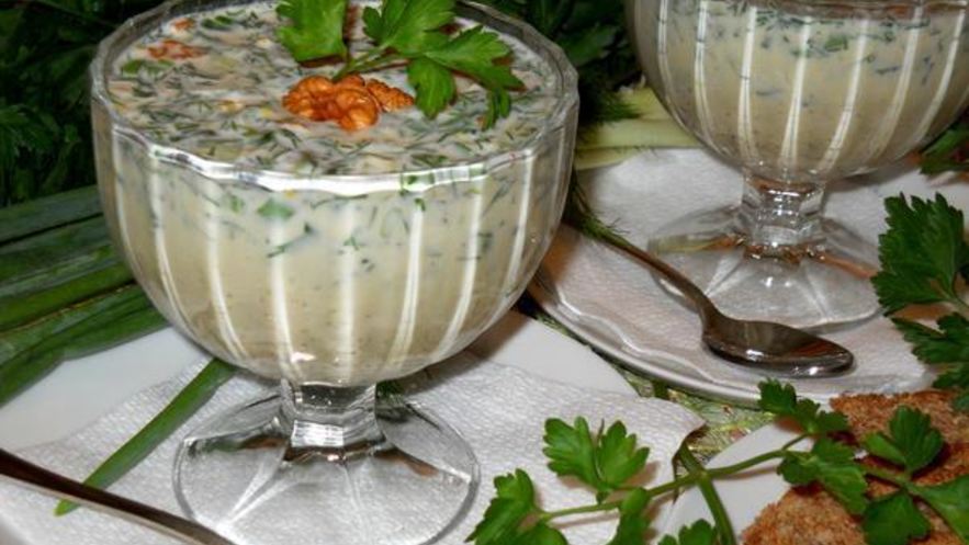 Рецепт зеленого холодного супа на кефире таратор