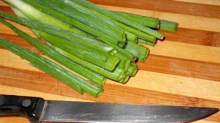 Рецепт зеленого холодного супа на кефире таратор