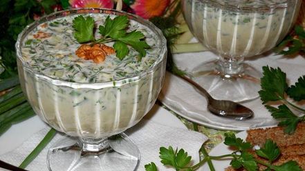 Рецепт зеленого холодного супа на кефире таратор