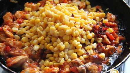 Рецепт куриного томатного супа с перцем и кукурузой