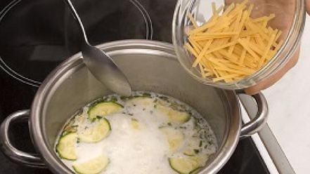 Рецепт супа молочного с овощами и вермишелью