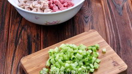 Рецепт окрошки на курином бульоне