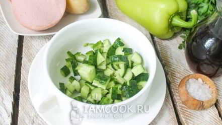 Рецепт окрошки на квасе с колбасой и болгарским перцем