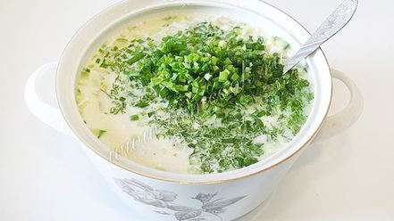 Рецепт окрошки на сыворотке с куриной грудкой