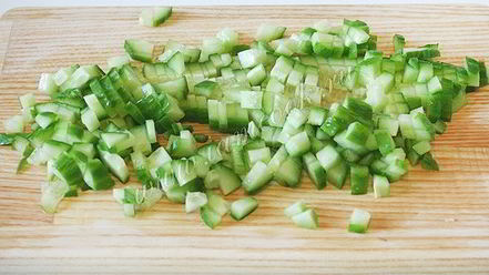 Рецепт окрошки на сыворотке с куриной грудкой