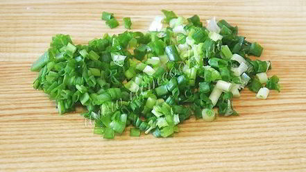 Рецепт окрошки на сыворотке с куриной грудкой