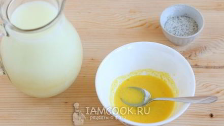 Рецепт окрошки с колбасой на сыворотке