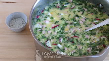 Рецепт окрошки с колбасой на сыворотке