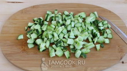 Рецепт окрошки с колбасой на сыворотке