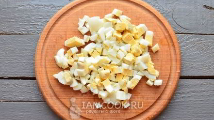 Рецепт окрошки с колбасой на уксусе