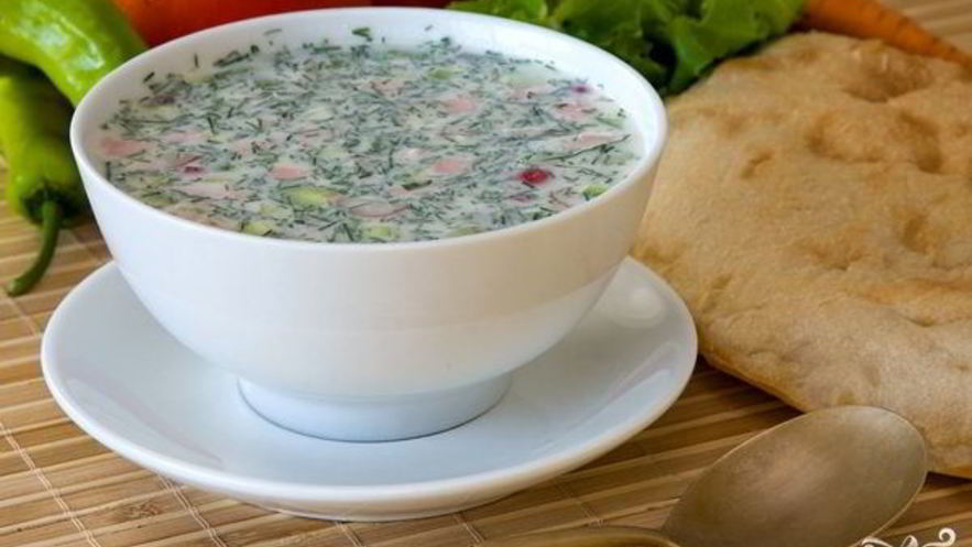 Рецепт окрошки с копченой колбасой