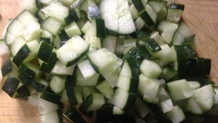 Рецепт окрошки с куриной грудкой и помидорами