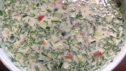 Рецепт окрошки с куриной грудкой и помидорами