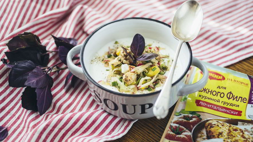 Рецепт окрошки с куриной грудкой на кефире