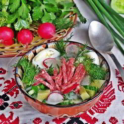 Рецепт Окрошки с салями на йогурте