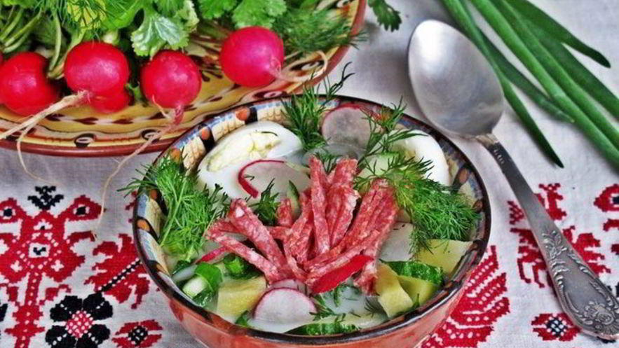 Рецепт окрошки с салями на йогурте