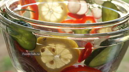 Рецепт окрошки в ледяной вазе