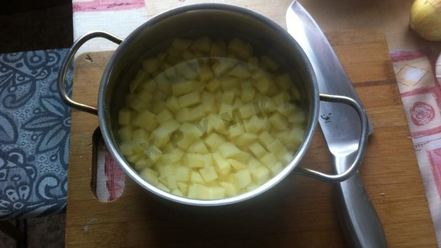 Рецепт сельдереевой окрошки на кефире