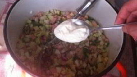 Рецепт сельдереевой окрошки на кефире