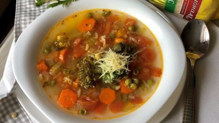 Рецепт минестроне с рисом и песто из руколы